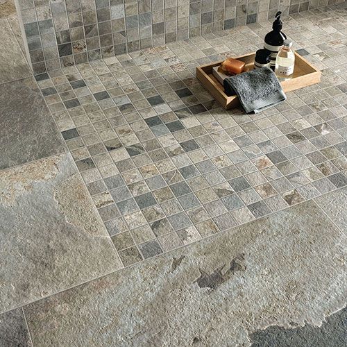 Dettaglio di pavimento e rivestimento della collezione More, variante Sage