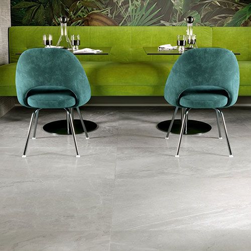 Ambiente pubblico realizzato con pavimento e rivestimento della collezione Velvet, variante Grey. Particolare