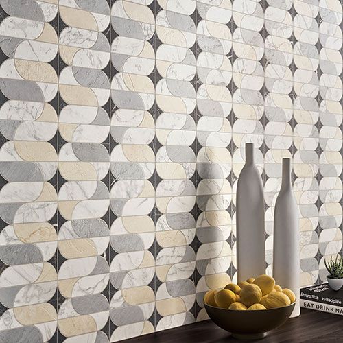 Particolare di cucina con pavimento e rivestimento della collezione Rêve, variante Beige