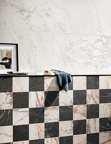 Rivestimento della collezione Rêve, composizione a scacchiera varianti Rose e Noir
