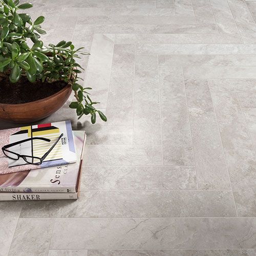 Pavimento della collezione Stream, variante Silver