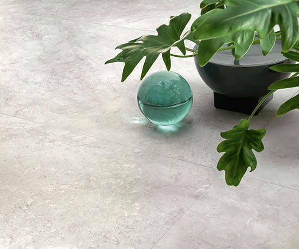 Pavimento della collezione Stream, variante Silver