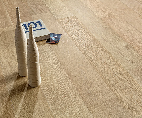 dettaglio pavimento variante Blond, serie Groove effetto legno