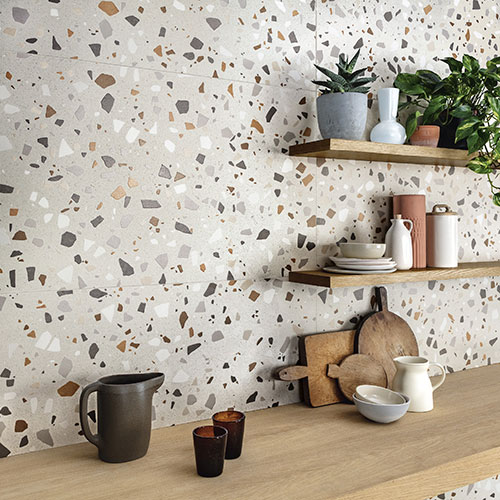 Particolare del rivestimento Loto - White, collezione Iro