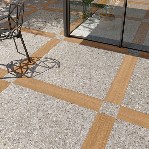 particolare del pavimento esterno della collezione LIM, variante Grey
