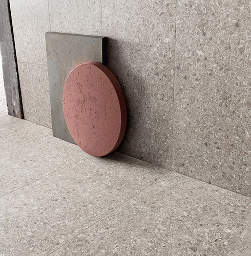 articolare del pavimento e rivestimento della collezione LIM, variante Grey