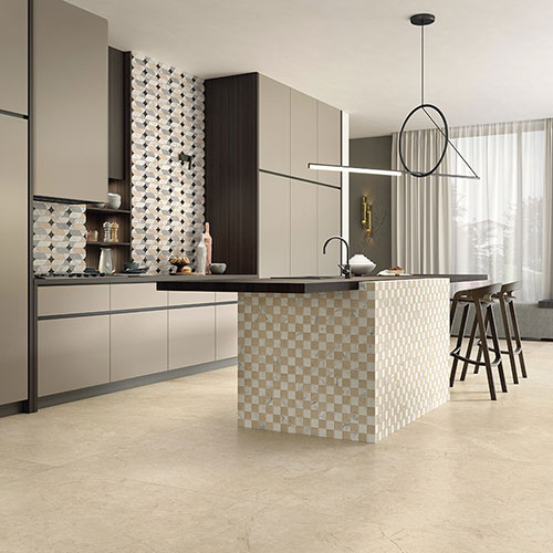 Cucina con pavimento e rivestimento della collezione Rêve, variante Beige