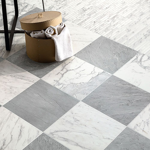 Pavimento della collezione Rêve, composizione a scacchiera varianti Gris e Blanc