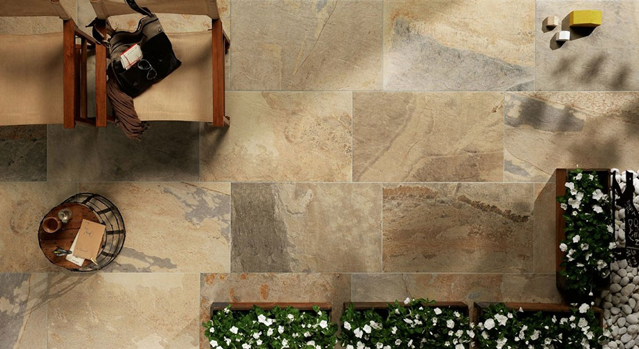 Pavimento della collezione Slaty, variante Ochre
