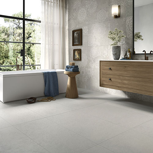 Bragno realizzato con pavimento e rivestimento della Collezione Spring, variante Pearl