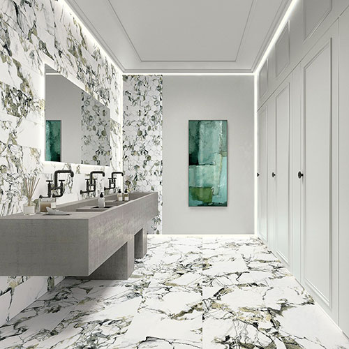 Ambiente bagno realizzato con pavimento e rivestimento della collezione Touché, variante Jade