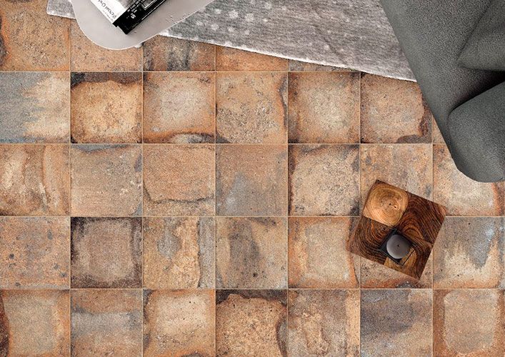 immagine zenitale del pavimento effetto cotto serie Context, colore Amber