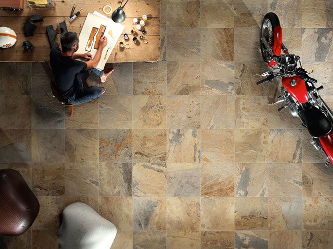 Pavimento della collezione Slaty, variante Ochre