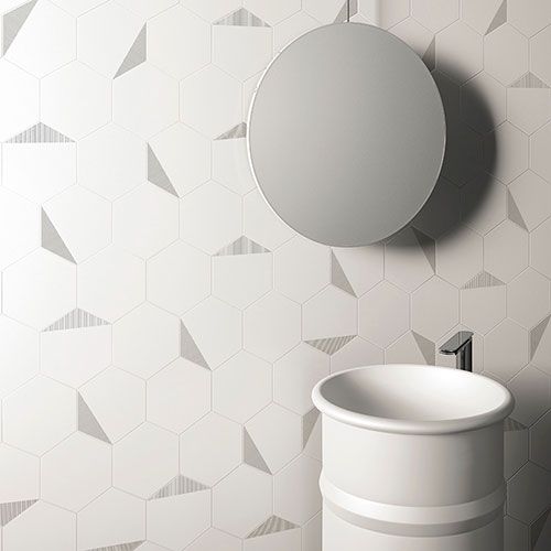 Particolare del rivestimento realizzato con esagono collezione Honey, variante White