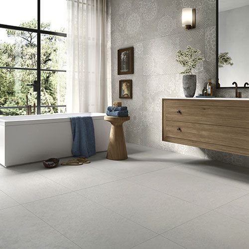 Bragno realizzato con pavimento e rivestimento della Collezione Spring, variante Pearl