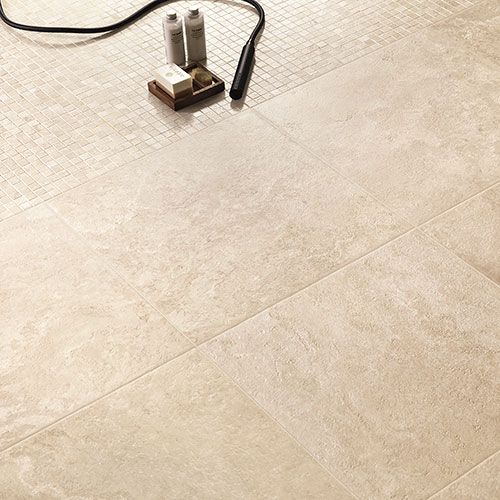 Immagine ravvicinata di un pavimento Light della collezione Echoes, effetto cotto,