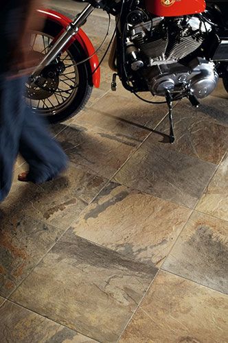 Pavimento della collezione Slaty, variante Ochre