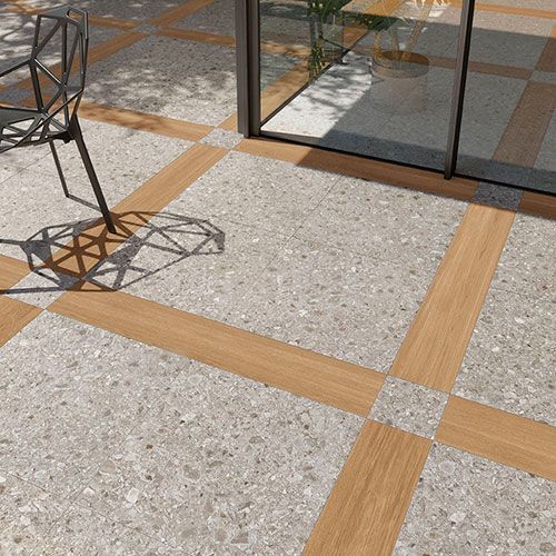 particolare del pavimento esterno della collezione LIM, variante Grey
