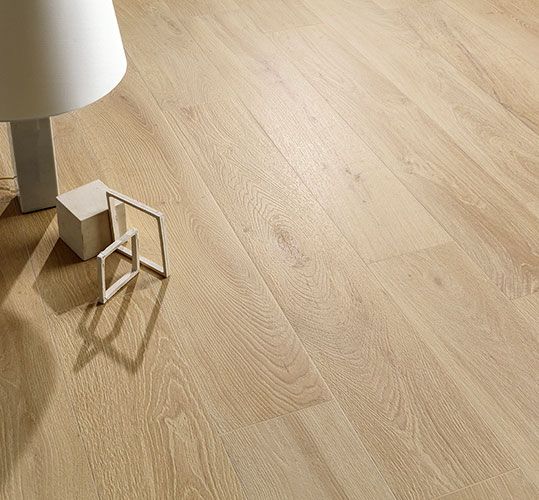 dettaglio pavimento variante Blond, serie Groove effetto legno