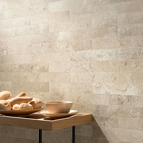 Particolare del rivestimento della collezione Manor, variante Almond