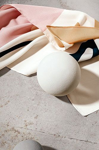 Particolare di avimento della collezione Melt, variante Pewter