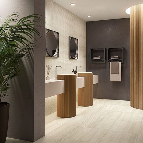 Ambiente bagno realizzato con pavimento e rivestimento della collezione Silky, variante Beige